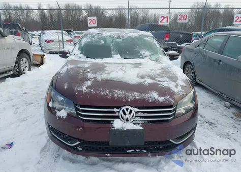 2013 Volkswagen Passat S z USA, uszkodzony, nr VIN 1VWAP7A33DC104517